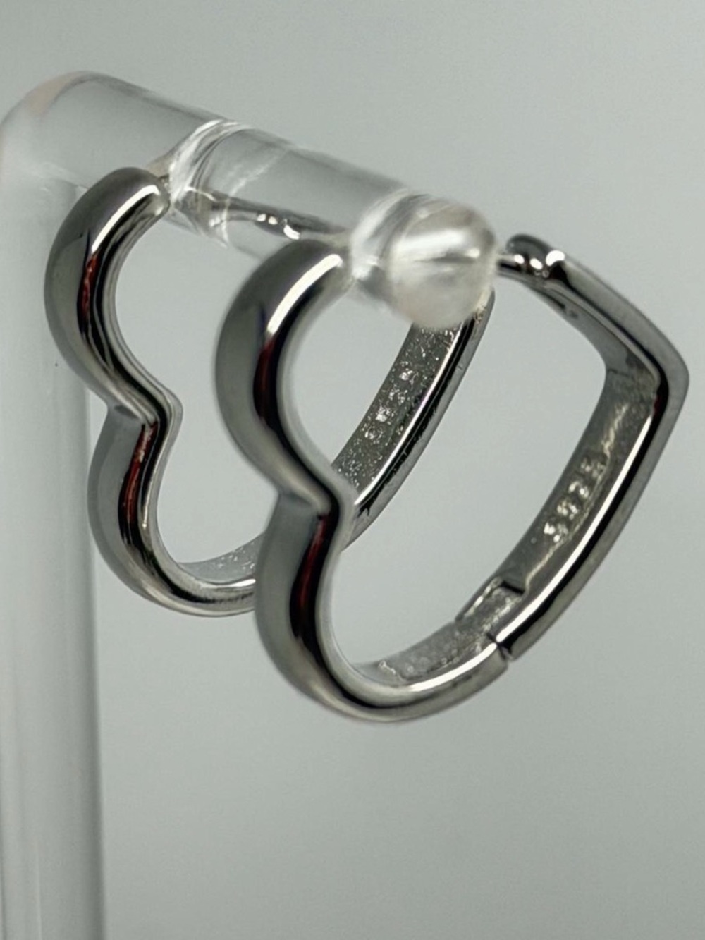 925 stamped, Sterling Silver Heart shapes Hoops Earrings - For Sale! - Picture 2 of 9